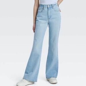Universal Thread High-Rise Flare Light Wash Blue Jeans Size 4 / 27